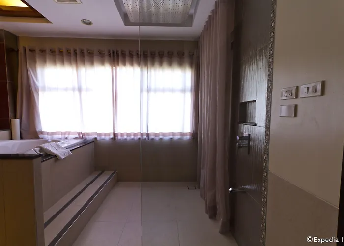 Elizabeth Hotel 4*